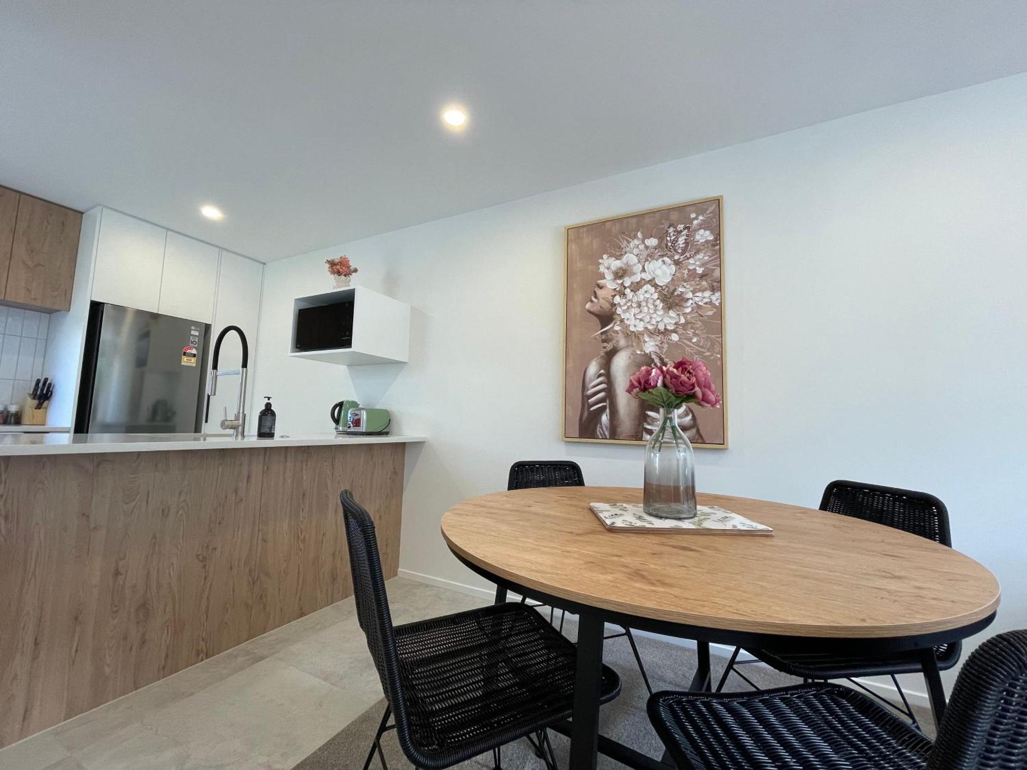 Luxury 2 Bedroom Townhouse Opposite Merivale Mall Крайстчёрч Экстерьер фото